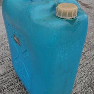 灯油用ポリタンク   無料   (受け渡し予定者決定)の画像
