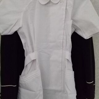 ナガイの新品の白衣と半白衣です。