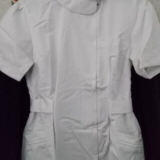 ナガイの新品の白衣と半白衣です。の画像