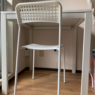 IKEA テーブル 椅子 セットの画像