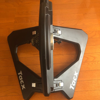 tacx ネオダイレクトドライブ スマートトレーナーの画像