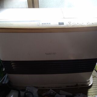 引き取り先決まりました！コロナ 石油ファンヒーター ６〜１０畳用