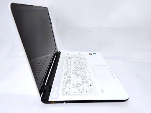 ノートパソコン譲ります。2015年モデル  新品SSD240G使用 メモリ4GB 人気の白 最新OS Windows10 NEC NS