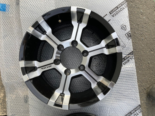 MKWホイールほぼ新品　16インチ8J オフセット0 