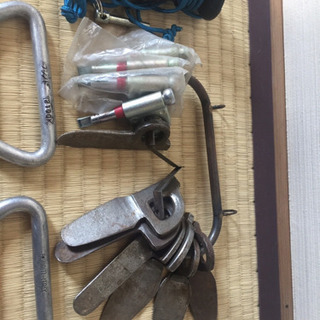 クライミング用品 カラビナ・ハーケン他一式 応相談の画像