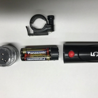 アウトドアシーズンに！ 自転車用ライト(単四乾電池4本付き)売りますの画像