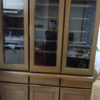 食器棚や本棚　２つに分かれますの画像