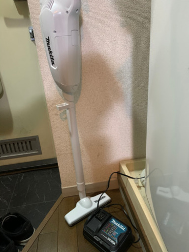 マキタ充電式掃除機【CL107FD】(充電バッテリー付き)