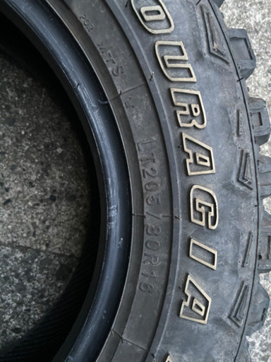 値下げしました。マッドタイヤ205 80 16