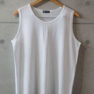 ノースリーブ タンクトップ