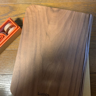 Lumio ブックランプの画像
