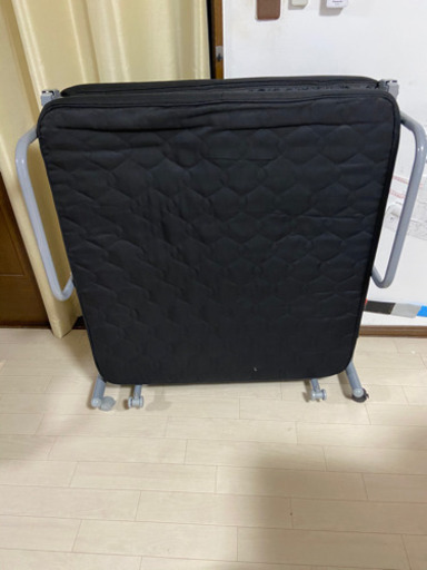 格安✳︎折りたたみベッド　シングル