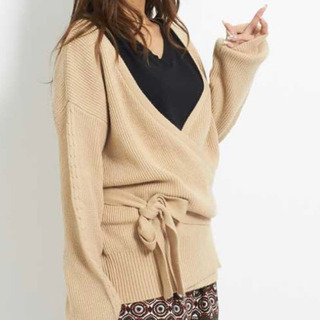 新品未使用　MillennialGenerationカシュクールラップルーズニッカーディガンの画像