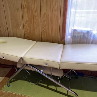 リクライニング マッサージ台の画像