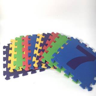 ジョイントマット フロアマット 数字マット/アーロと少年の画像