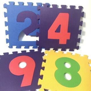 ジョイントマット フロアマット 数字マット/アーロと少年の画像