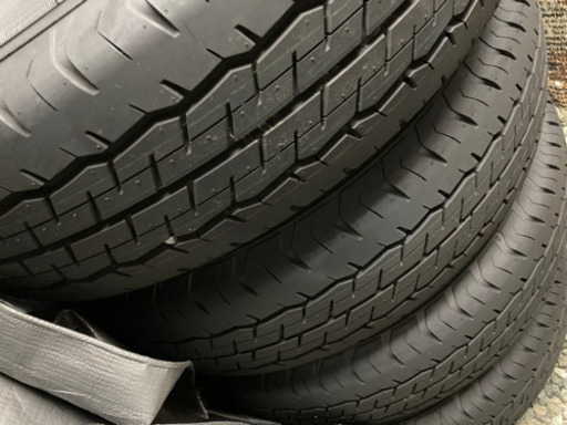 ハイエース純正タイヤ、ホイール