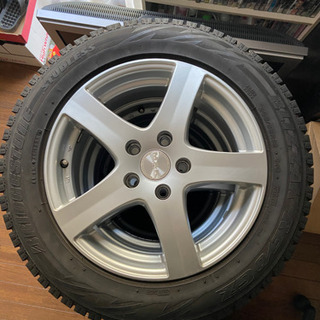 スタッドレスタイヤの画像