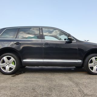 千【自社ローン】★保証人無し★全国対応★VW★トゥアレグ ★初代後期モデル★検R4/7★後席モニター★スタッドT付き★スピーカーカスタムの画像