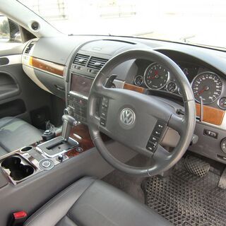 千【自社ローン】★保証人無し★全国対応★VW★トゥアレグ ★初代後期モデル★検R4/7★後席モニター★スタッドT付き★スピーカーカスタムの画像