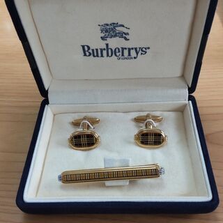 BURBERRY　カフスボタンネクタイピンセット