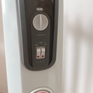 DeLonghi デロンギオイルヒーター　8-10畳用の画像