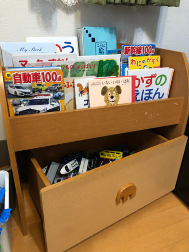 ピノコロ　おもちゃ本棚