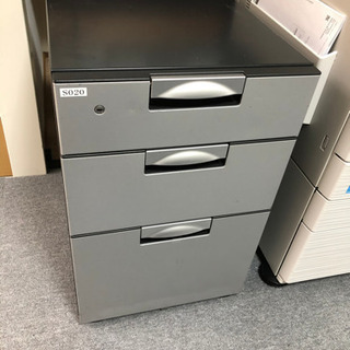 コクヨ製デスク　3個差し上げます。の画像