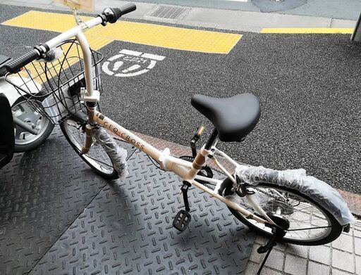 ☆特価新車! 20ｲﾝﾁ折畳み GEO*CROSS 6段変速 ﾎﾜｲﾄ♪税込!
