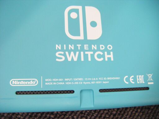 任天堂　スイッチライト　HDH-001　中古品　ケース、アダプター有