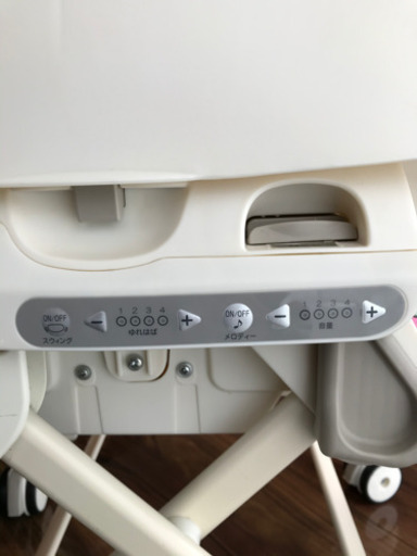 コンビ　ハイローチェア（電動）ハイロースウィングラック