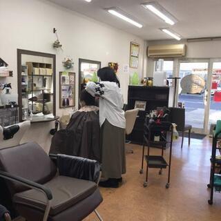 美容室ハッピー味美店[社員][パート]スタイリスト・アシスタント募集☆1日4h〜週２日〜OKの画像