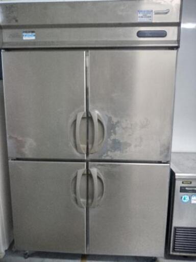 業務用冷蔵庫847 L 年式不明別館倉庫浦添市安波茶2-8-6においてます