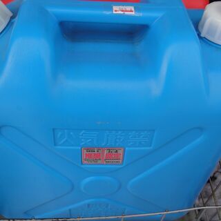 灯油ポリタンク各種　最安値498円から　灯油缶　ポリタンクの画像