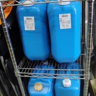 灯油ポリタンク各種　最安値498円から　灯油缶　ポリタンクの画像
