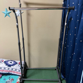 洋服　ラック　カーテン　布団　無料！の画像