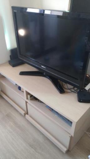 32インチテレビ(TOSHIBA)とテレビ台