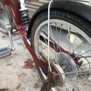 折り畳み自転車の画像