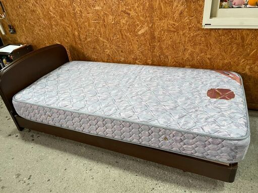 F0802　シングルベッド