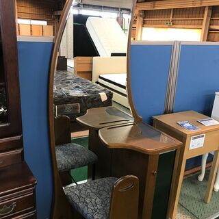 ドレッサー　椅子付き