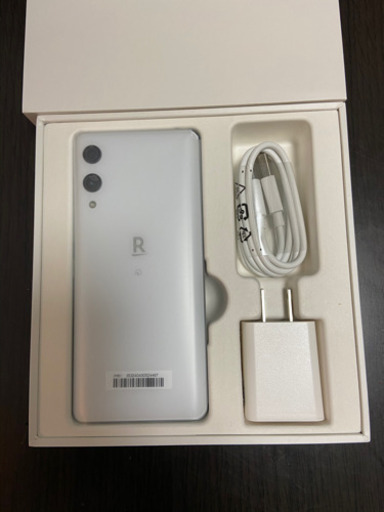 新品 未使用 rakuten hand 楽天ハンド 白　楽天モバイル