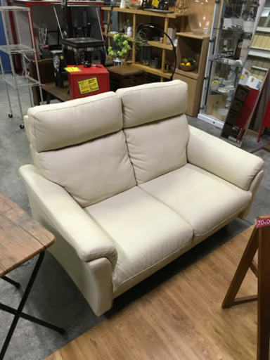 【美品】座りごごち抜群！ヘッドレスト付きレザーソファ