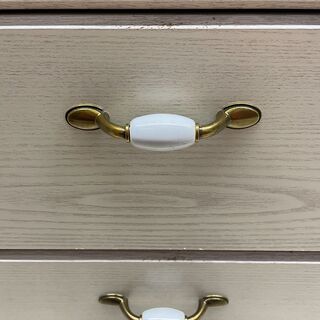 GM271　タンス　衣類たんす　白　ホワイト　幅59㎝　奥42㎝　高さ86㎝　レトロタンス　レトロ　アンティーク家具　レトロ家具　洋服収納　リサイクルショップ　ケイラック朝霞田島店　ケイラック　志木　和光　新座　板橋　練馬　富士見　所沢　川越　さいたま市　大宮　浦和　戸田　蕨　草加　清瀬　東久留米　三芳　入間の画像