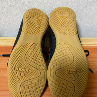 フットサルシューズ・adidas・18.4サイズの画像