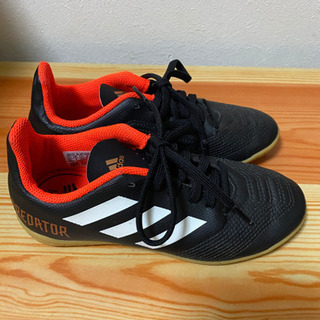 フットサルシューズ・adidas・18.4サイズ