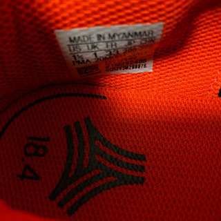 フットサルシューズ・adidas・18.4サイズの画像