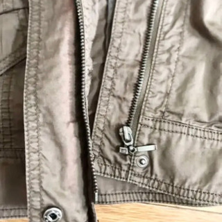 salire カーキ色　ジャケットの画像