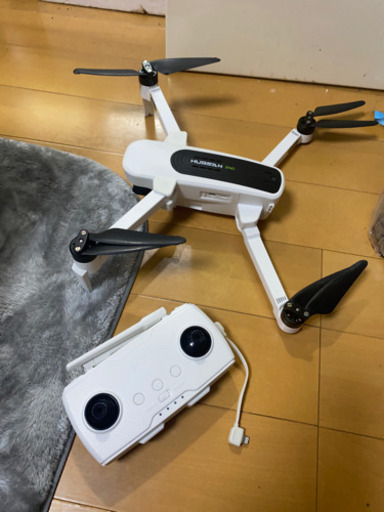 ドローン　Hubsan Zino