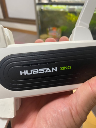 ドローン　Hubsan Zino 