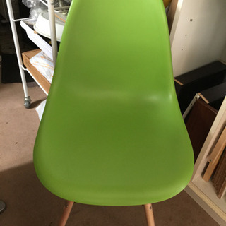✅新品未使用💝イームズチェアリプロダクト グリーン軽量改定前の頑丈型/素材最良の画像